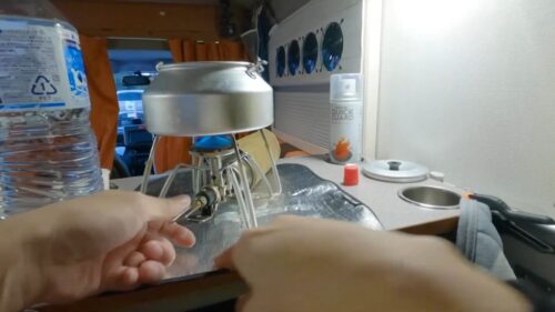 クピ男の車中生活のケトル
