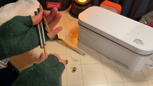 和武器を組み立てるDentan
