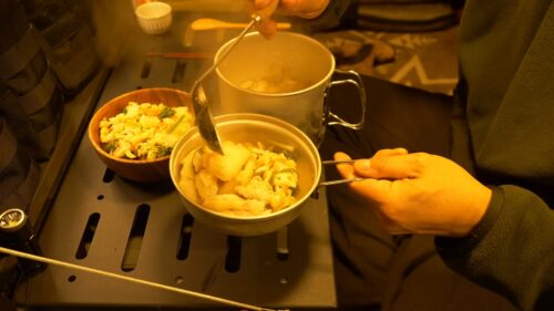 Small base camp が使うスノーピークのクッカー